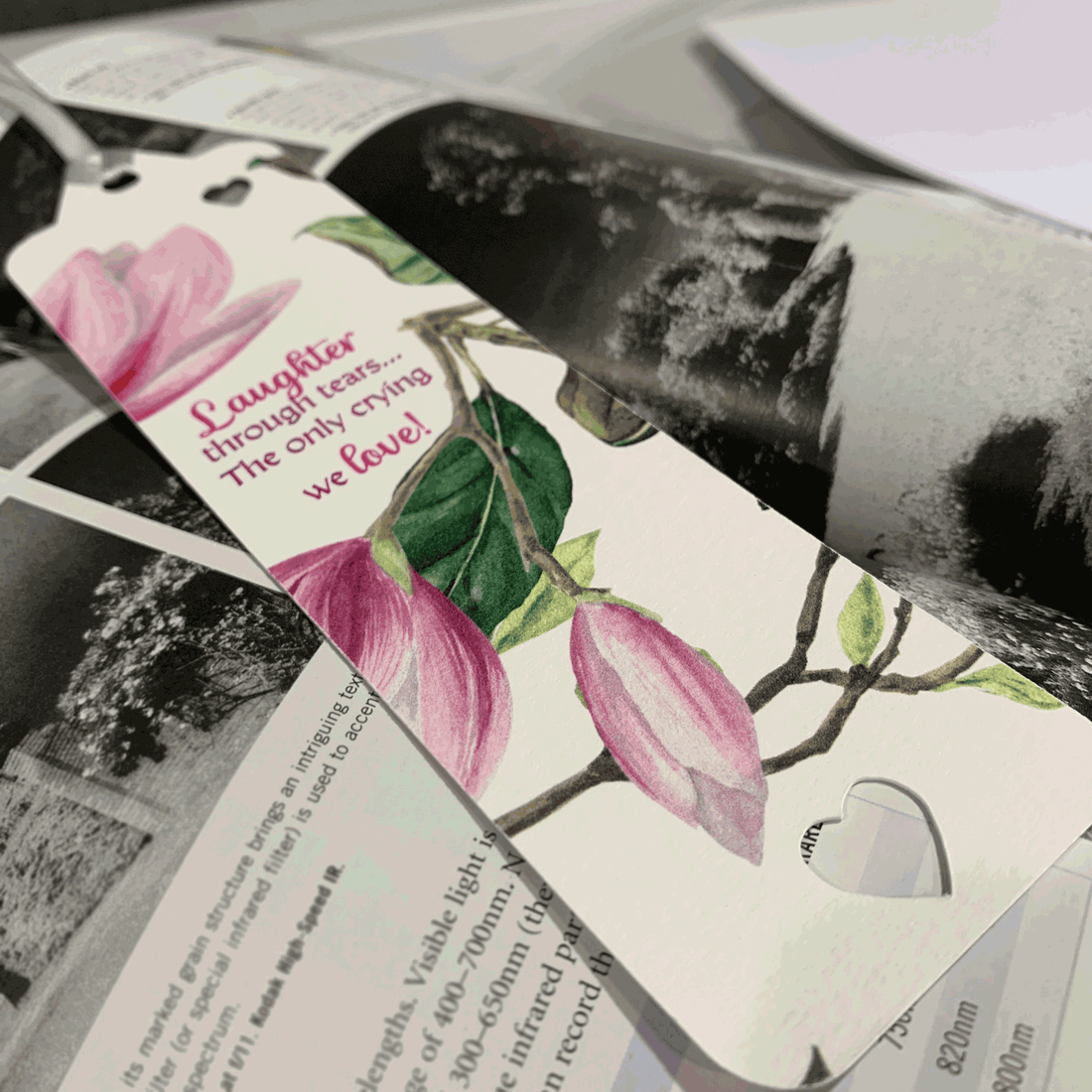 Magnolia bookmark - Large traditional